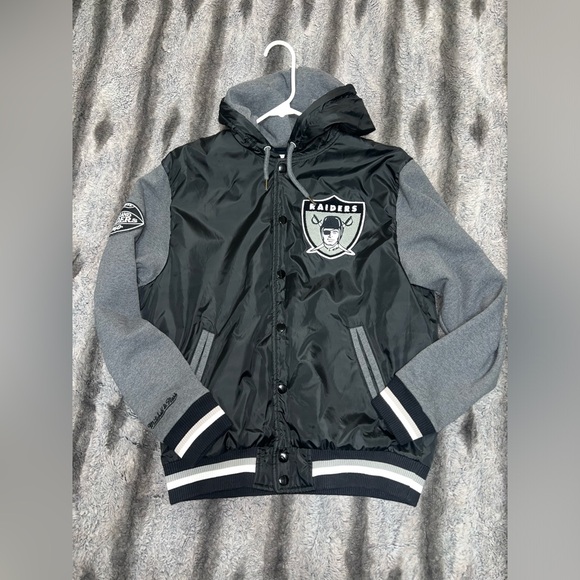 Oakland/ Las Vegas Raiders Throwback Bomber Jacket - Picture 2 of 6